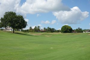 Casa De Campo (Dye Fore) Marina 8th Approach